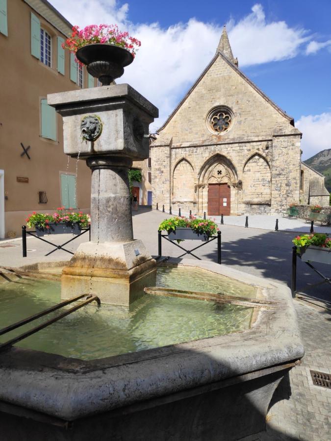 Gite La Taniere Des Alpes Bayons Экстерьер фото
